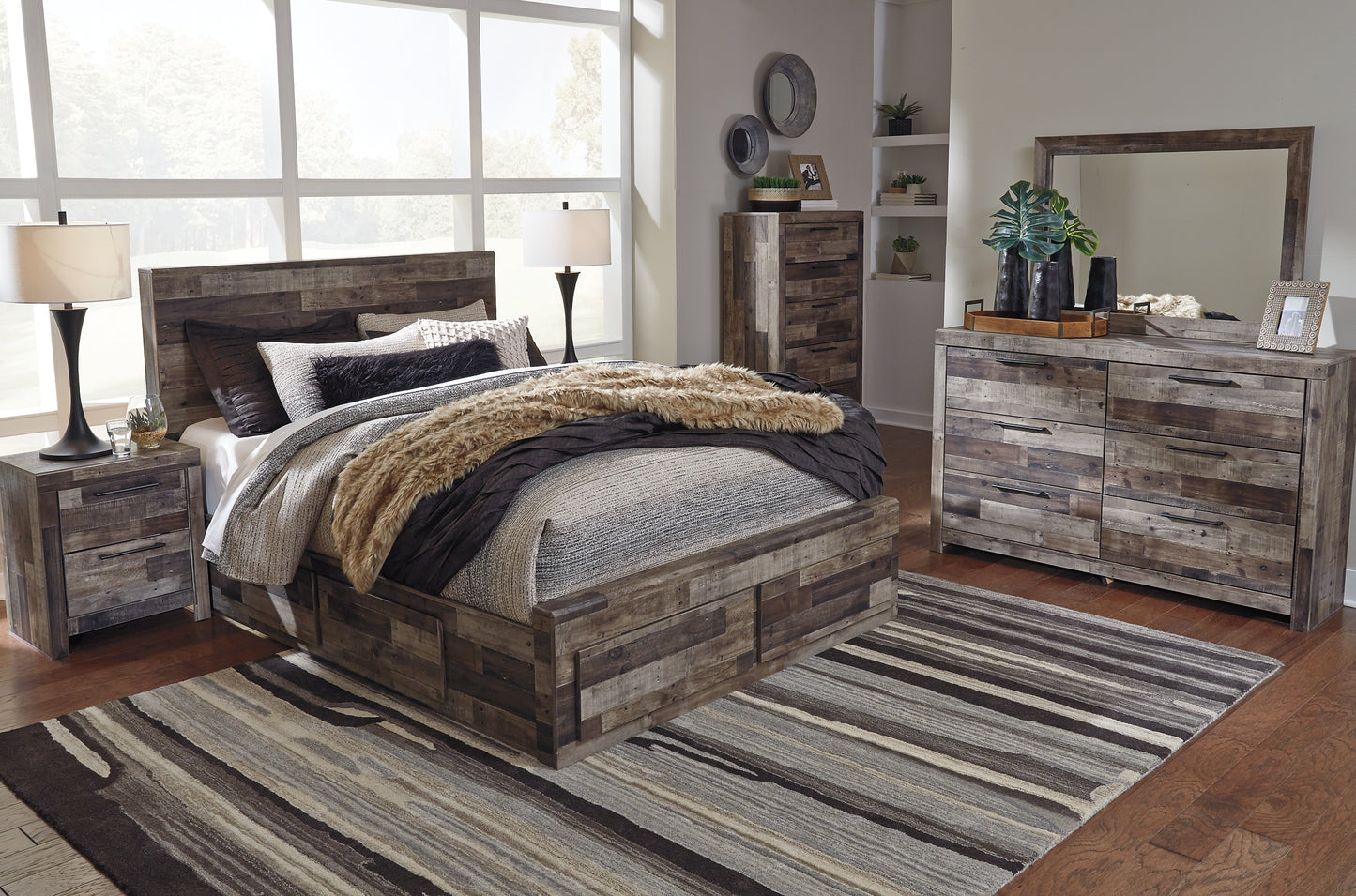 Derekson Panel Bed With 4 Storage Drawers