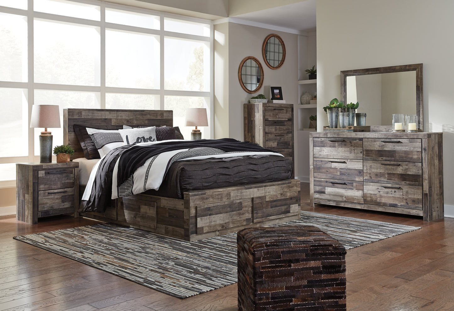 Derekson Panel Bed With 4 Storage Drawers