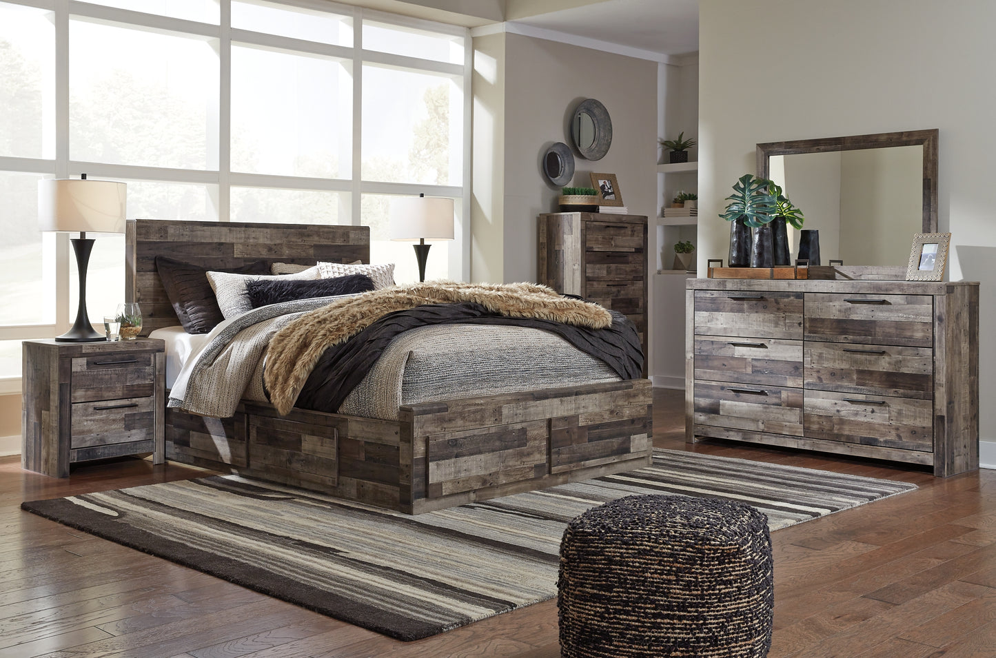 Derekson Panel Bed With 4 Storage Drawers