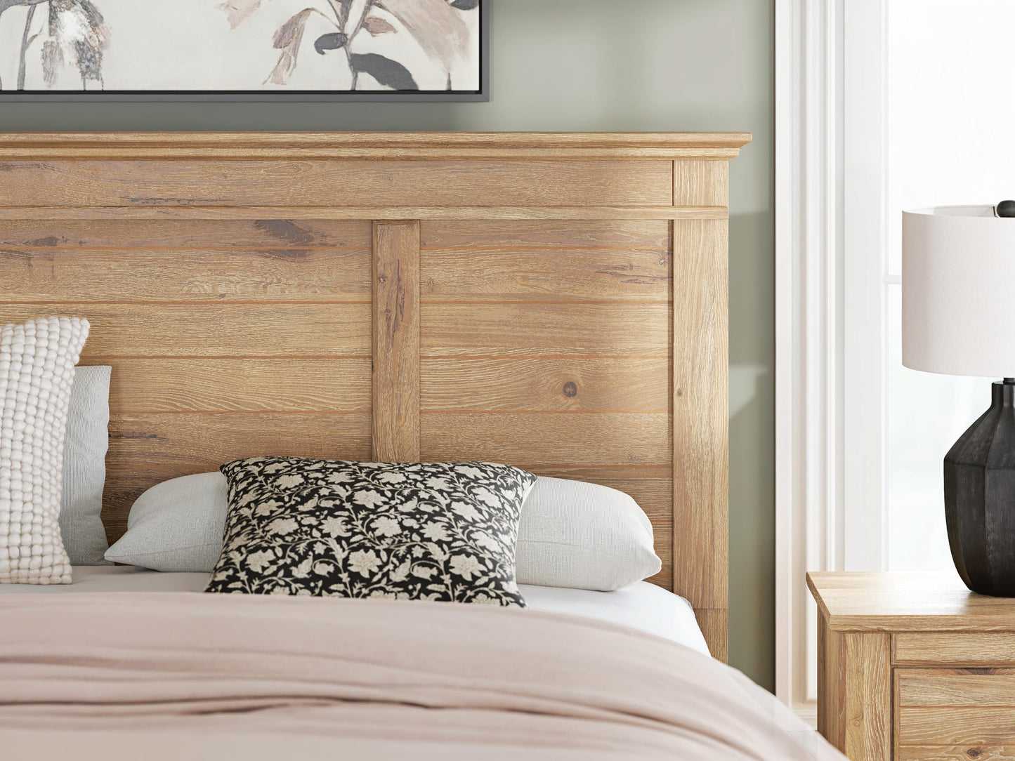 Makidern King Panel Storage Bed