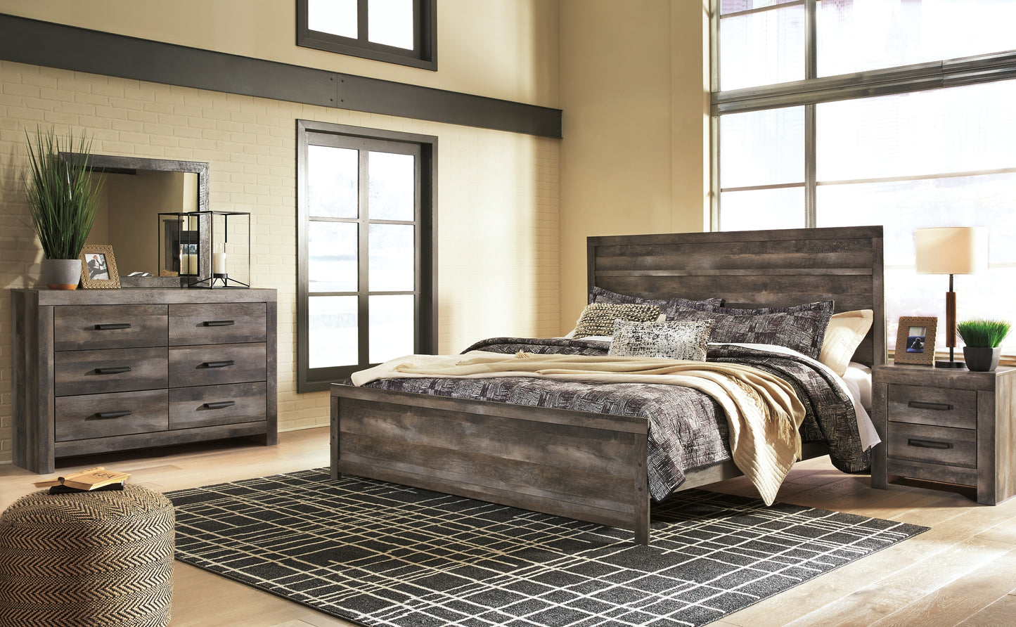 Wynnlow King Panel Bed with Mirrored Dresser and 2 Nightstands